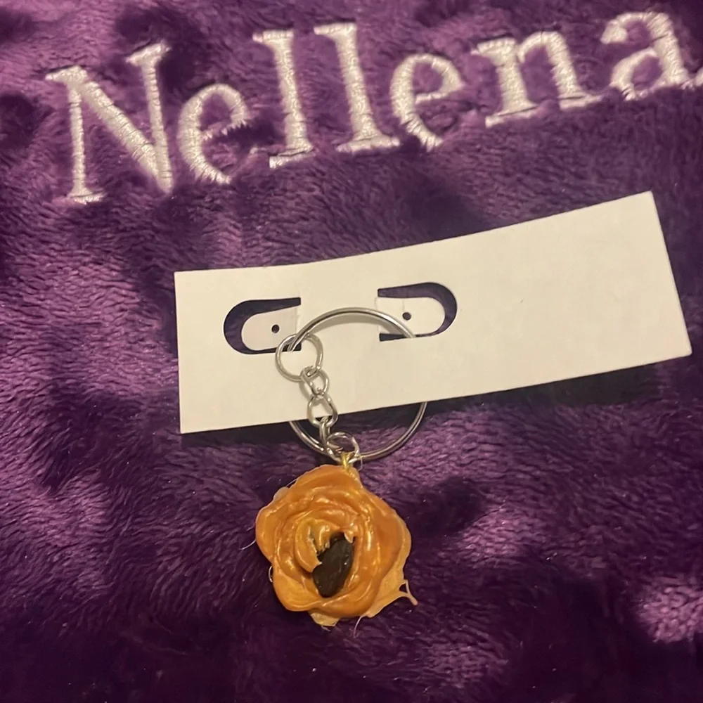 🧡NWT🧡--Handcrafted keychain